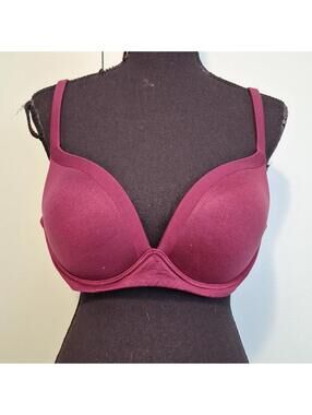 Victorias Secret Purple No Wire Bra Size 38C
